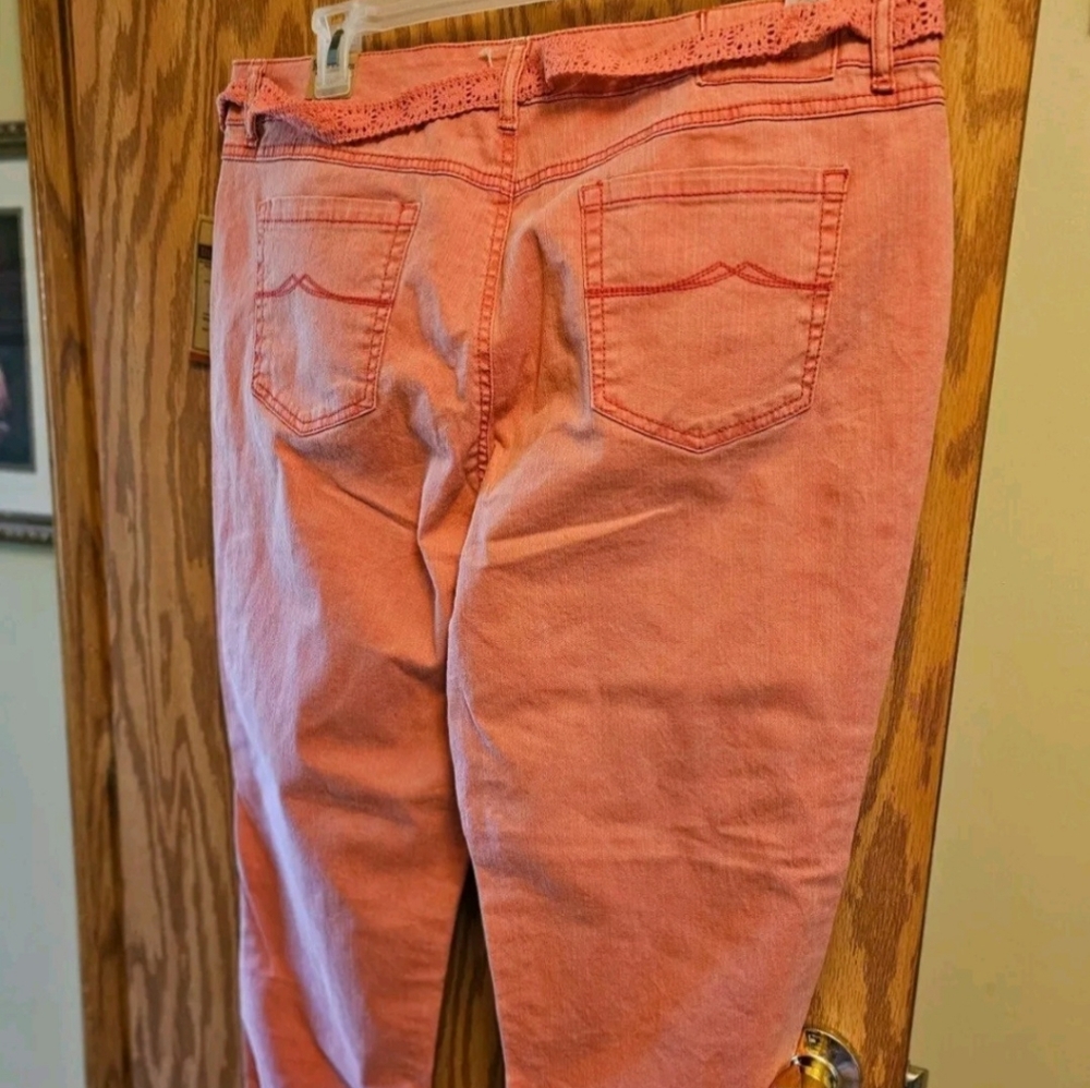NEW CROPPED SIZE 18 JEANS WOMAN'S